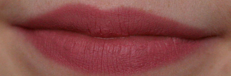 Rimmel Exaggerate Lip Liner East End Snob Lip Swatch