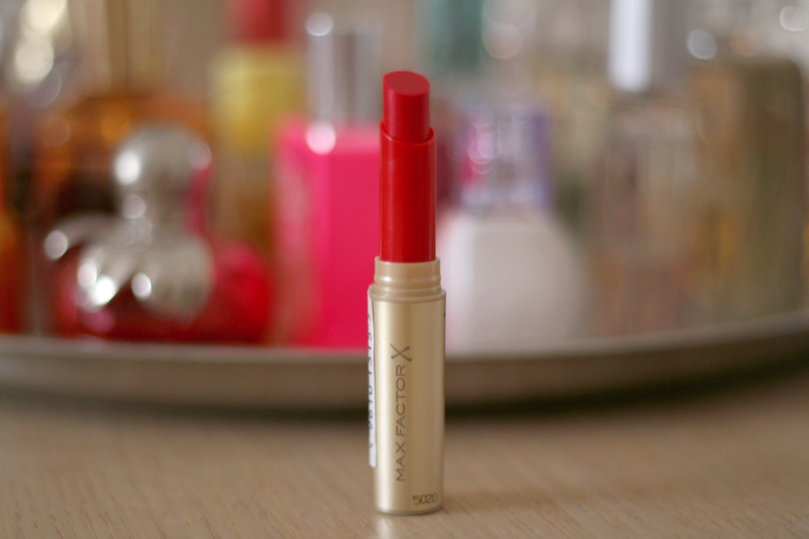 Maxfactor Colour Intensifying Lipbalm Luscious Red